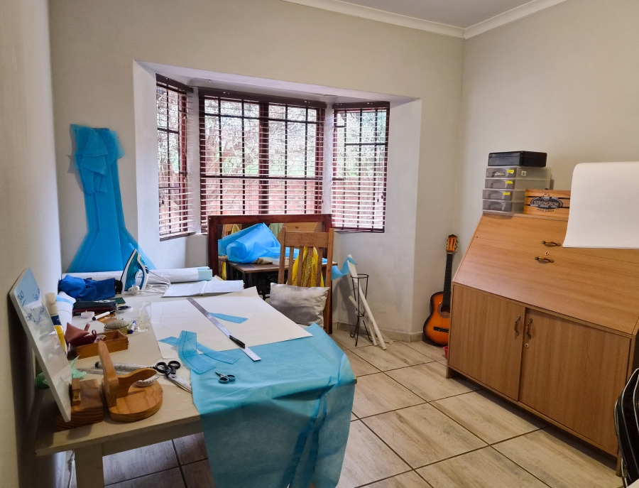 3 Bedroom Property for Sale in Mooivallei Park North West